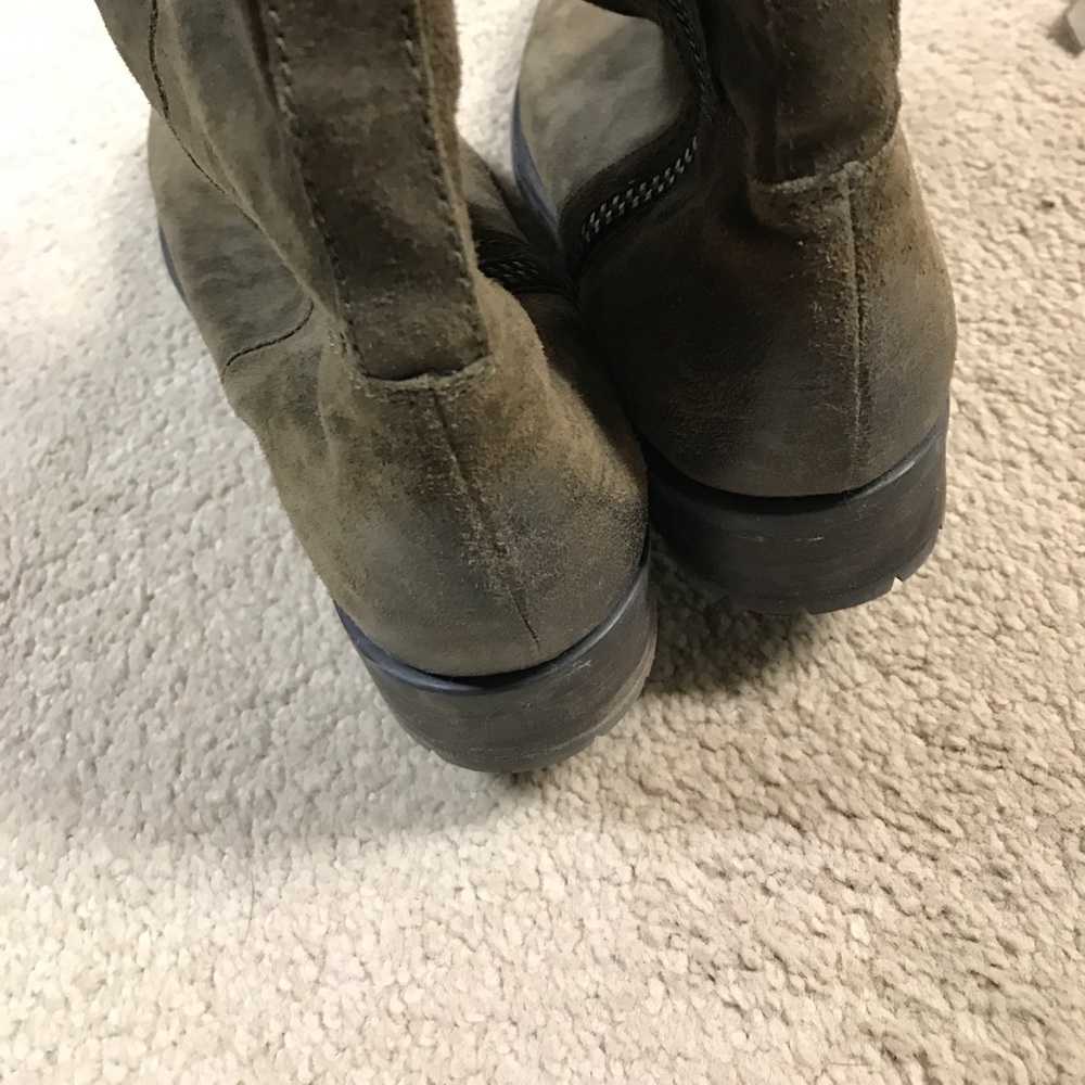 Boots - Picture 3 of 4